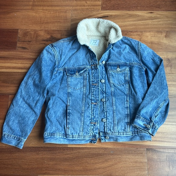 Old Navy trucker jacket - Picture 1 of 8
